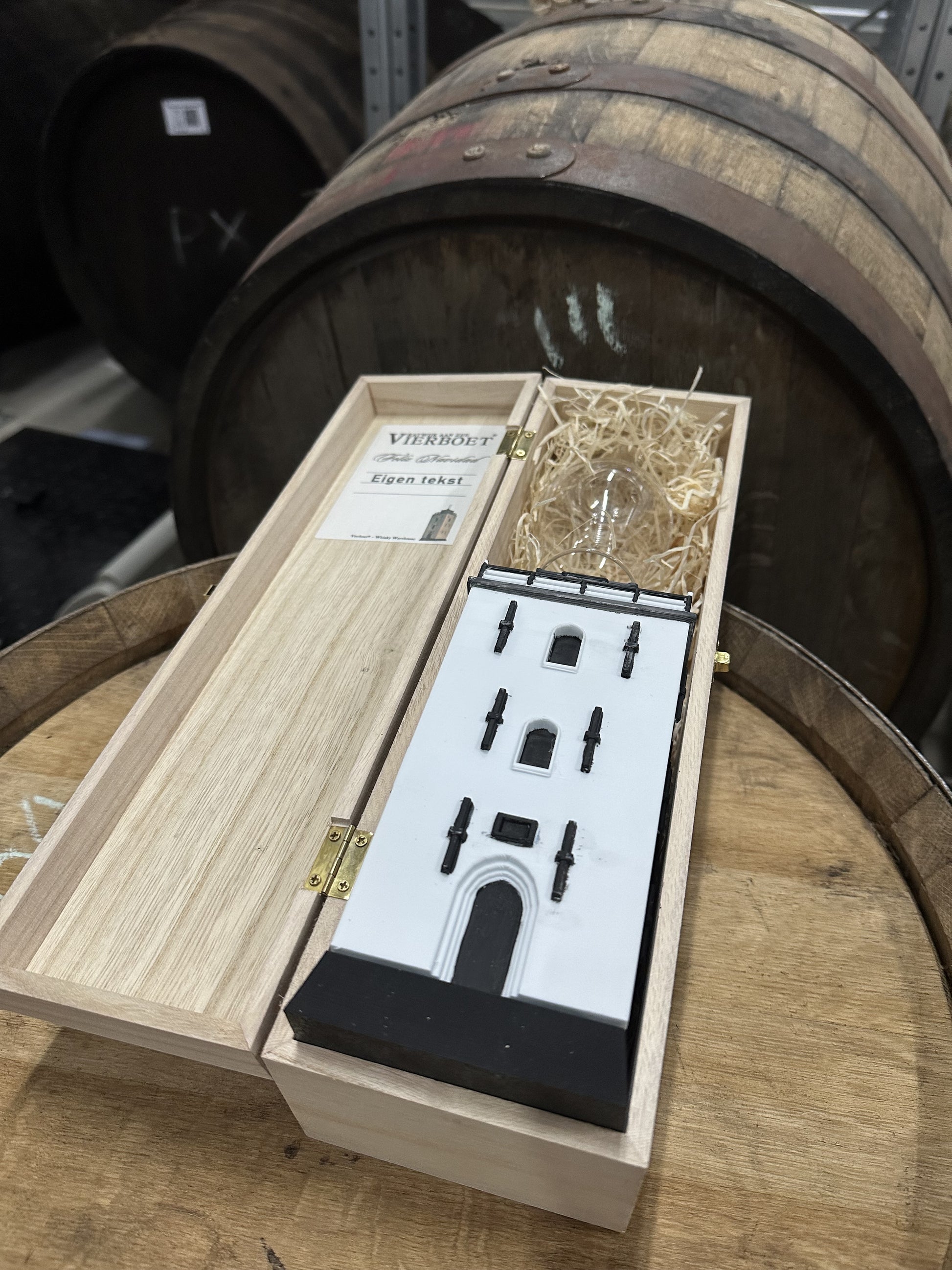 Vierboet vuurtoren giftbox met mini vuurtoren van katwijk aan zee.